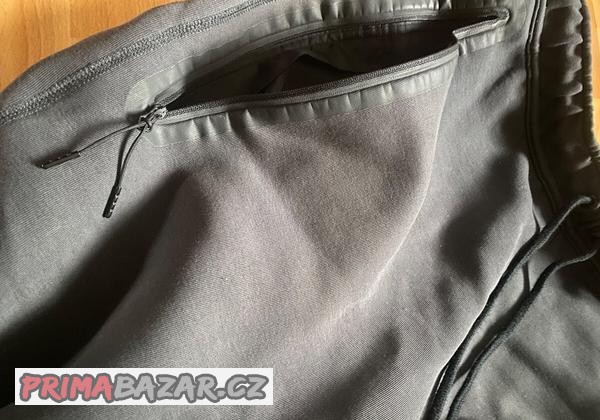 nike-tech-fleece-teplaky