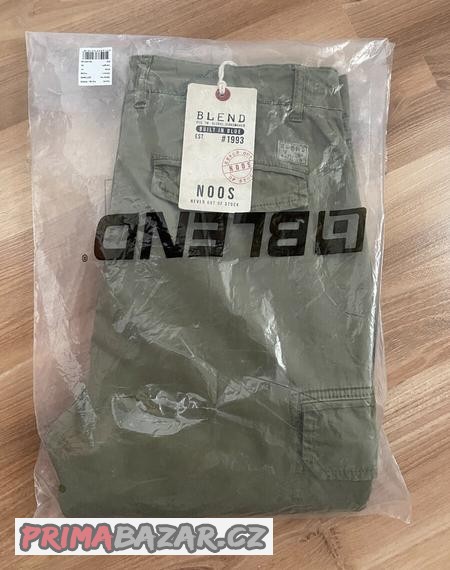 cargo-kalhoty-s-kapsami-blend