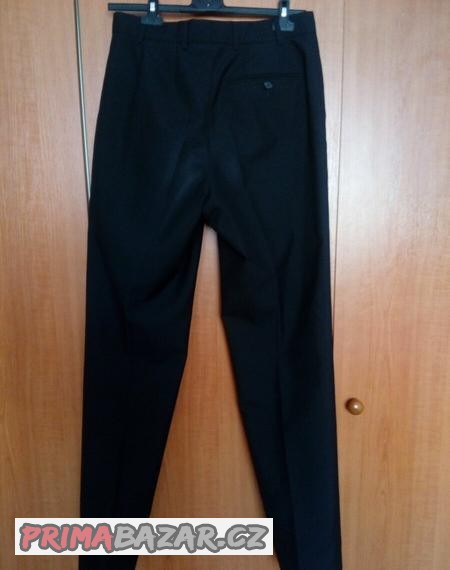 cerny-spolecensky-oblek