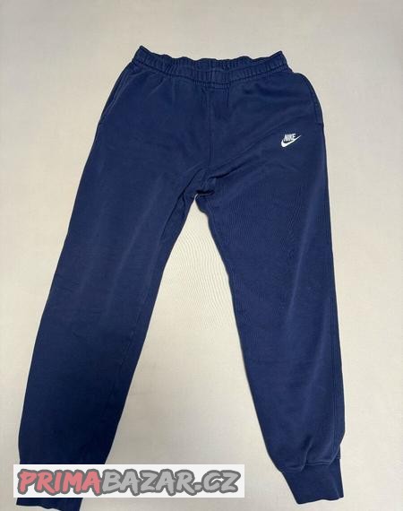 teplaky-nike
