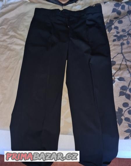 spolecensky-oblek-znacky-blazek