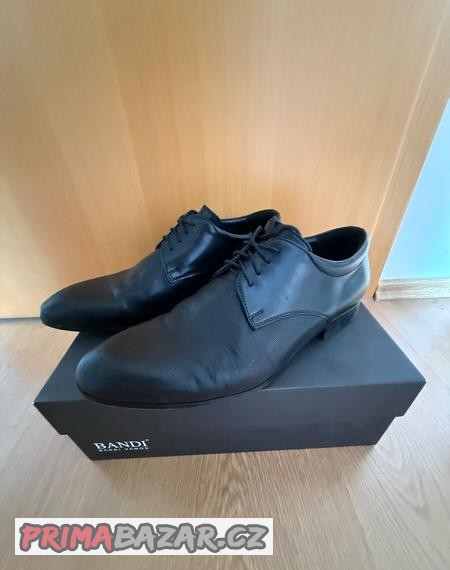 prodam-kompletni-oblek-bandi