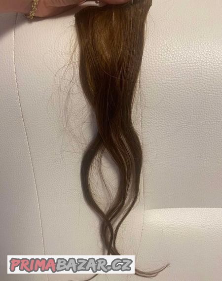 melina-prirozeni-vlasy-na-clipsach