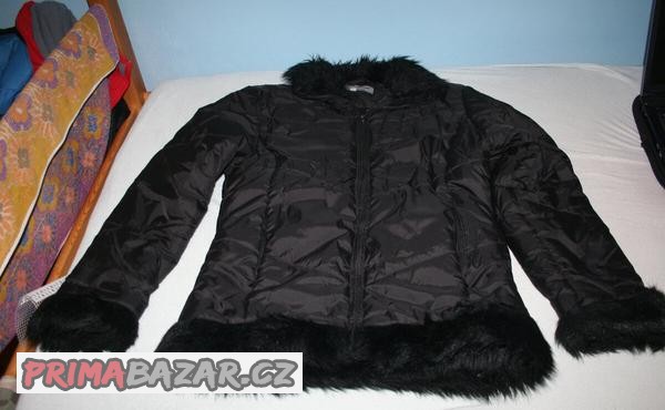 damska-cerna-zimni-bunda-s-koziskem