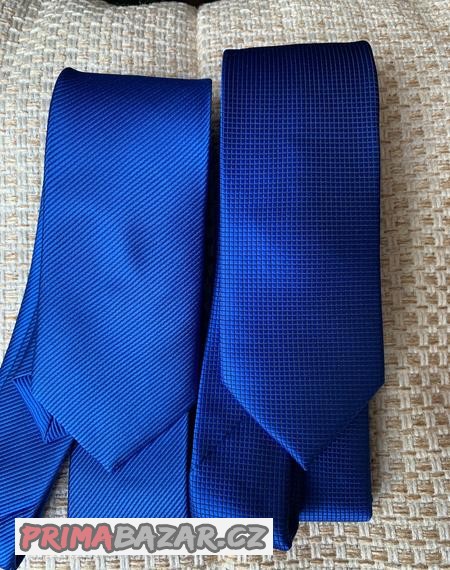 modre-kravaty-ruzne-odstiny