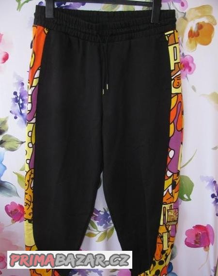 teplakove-kalhoty-britt-cerne-regular-fit-puma