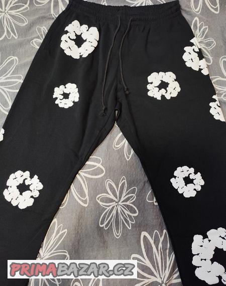 denim-tears-cotton-wreath-black-sweatpants