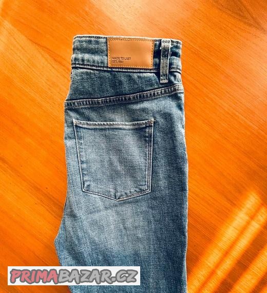 nove-dziny-bootcut-prijemny-material-vel-40