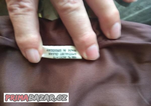 damska-kozena-sukne-s-prednim-rozparkem-a-prednimi-kapsami