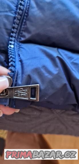 vesta-moncler
