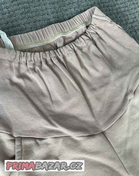 oblek-pro-tehotne-zeny