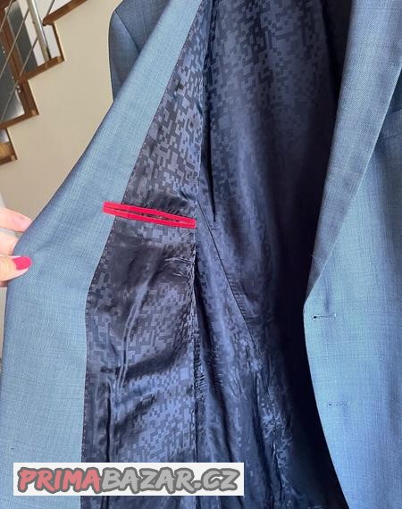 modry-oblek-hugo-boss