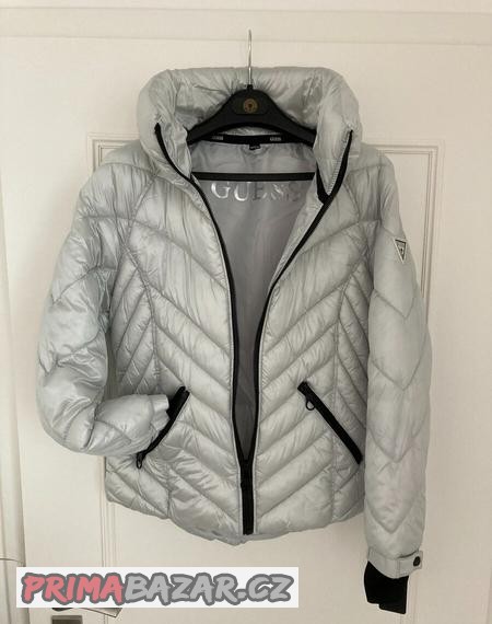 nova-damska-bunda-guess-velikost-m