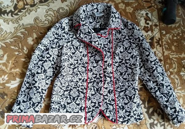 cerno-bile-sako-s-cervenou-obrubou