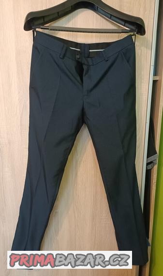 oblek-s-kalhotami-magra