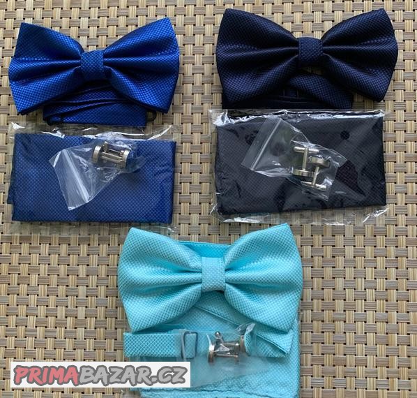 stylovy-motylek-kapesnicek-modre-barvy