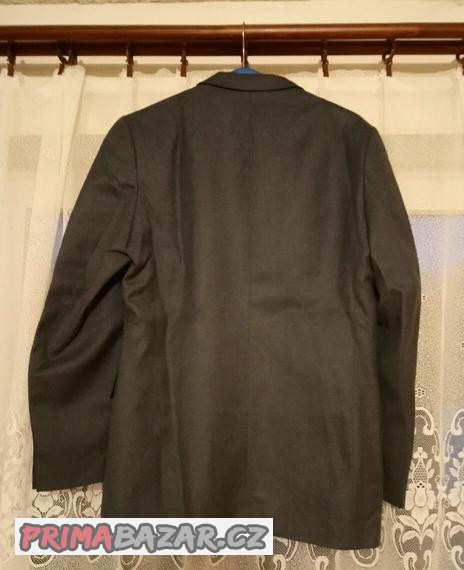 spolecensky-oblek-sedy