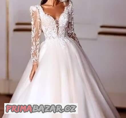nove-luxusni-svatebni-saty-crystal