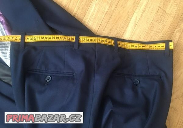 prodam-tmavemodry-oblek-dino-salvani