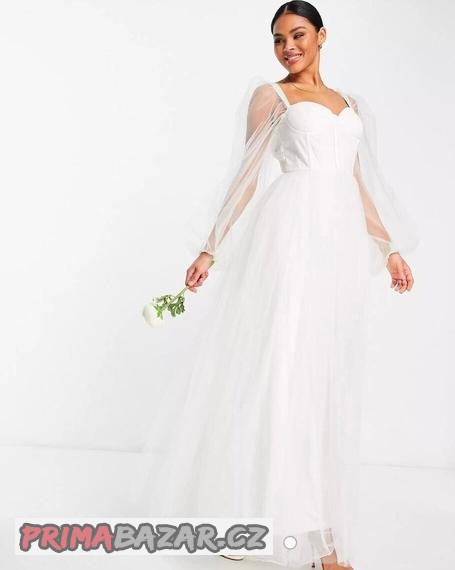 asos-designem-svatebni-saty-plesove-na-prodlouzenou