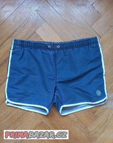 sortky-plavky-pull-bear