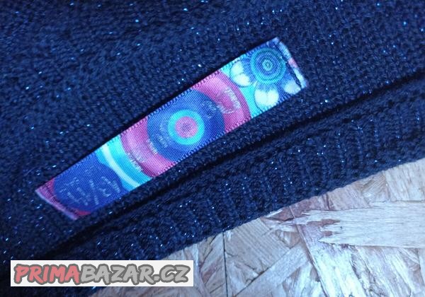 desigual-svetr-se-srdcem-vel-158