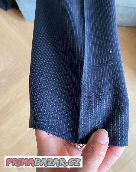 tmave-modry-oblek-s-prouzkem-zn-jaguar