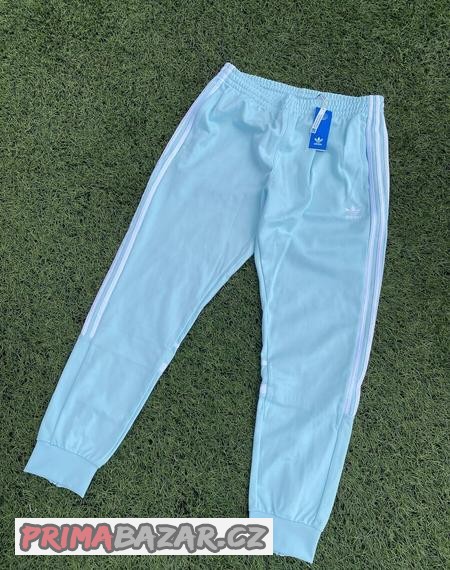 kalhoty-adidas-adicolor-classics-under-armour-off-white