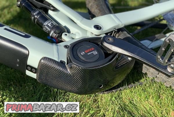 karbonovy-kryt-motoru-focus-sam2-bosch-2020-2022-focus-jam2