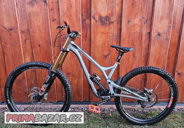 commencal-supreme-dh-vel-m