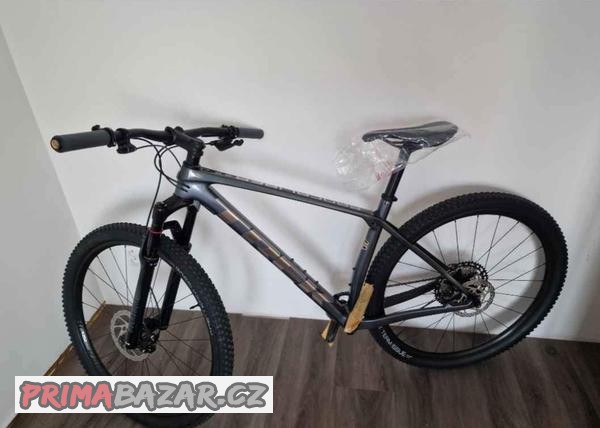trek-procaliber-9-6-vel-l-novy