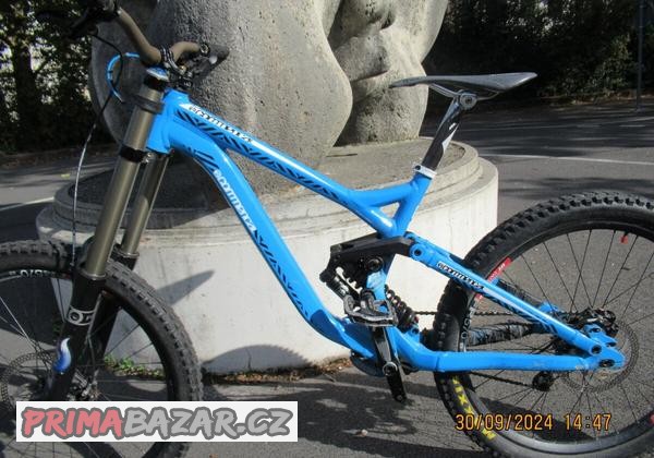 commencal-dh-suprame-v3
