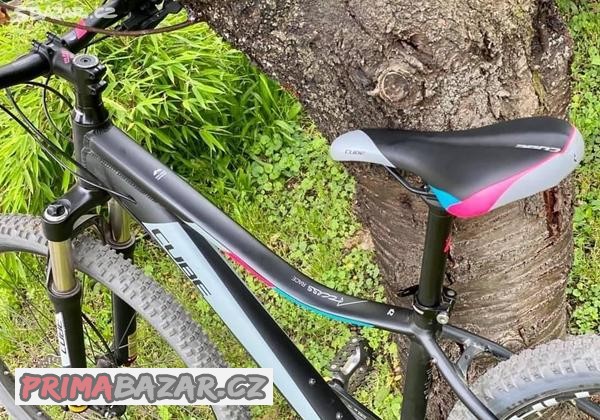 damske-kolo-cube-access-race