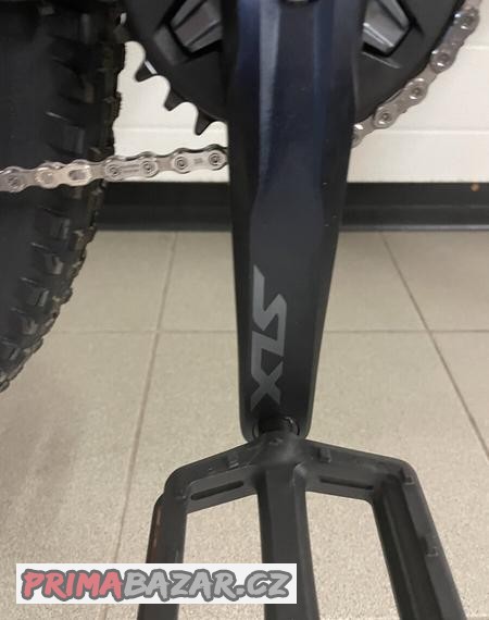 trek-celoodpruzene-kolo-top-fuel-8-2023