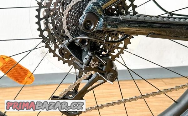 celoodpruzene-enduro-kolo-giant-reign-sx