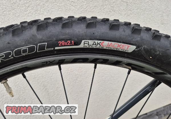 specialized-expert-jet