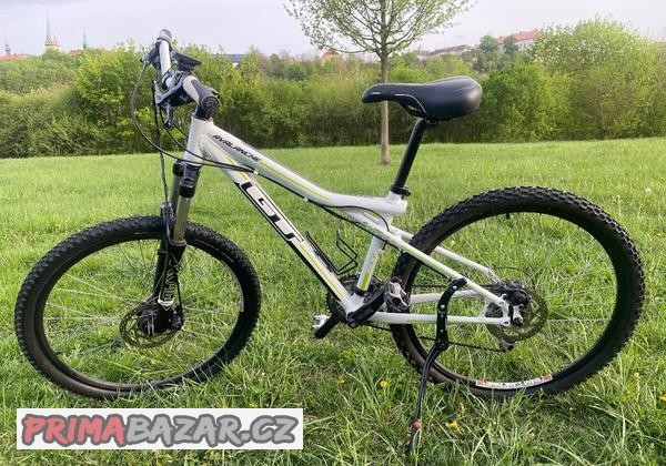 sleva-juniorske-horske-kolo-gt-avalanche-triangle-vel-s