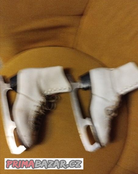Botas brusle bílé kožené 25 c 38