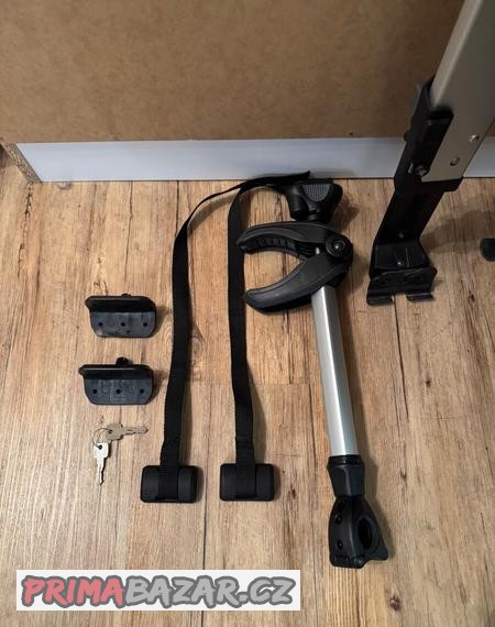 nosic-kol-na-zadni-dvere-thule-outway-platform-2