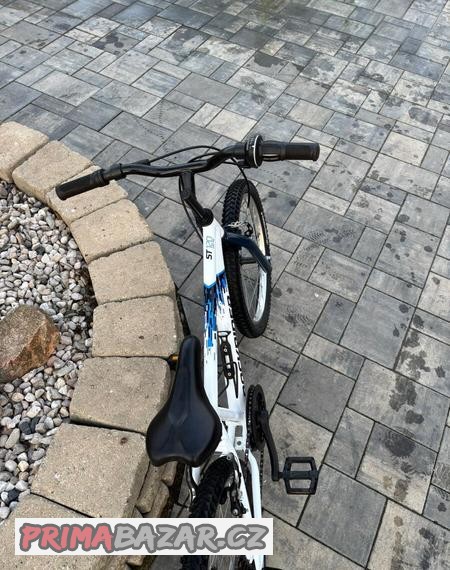 horske-kolo-rockrider-120-20-bile