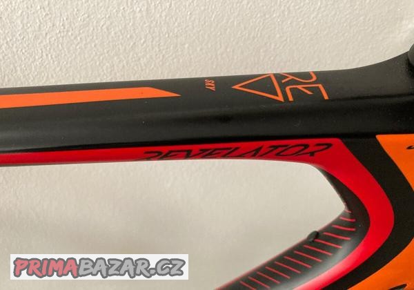 prodam-silnicku-ktm-revelator-sky-carbon-vel-55-175-180cm
