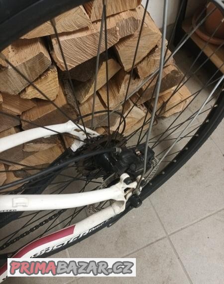 trekove-damske-kolo-max-bike