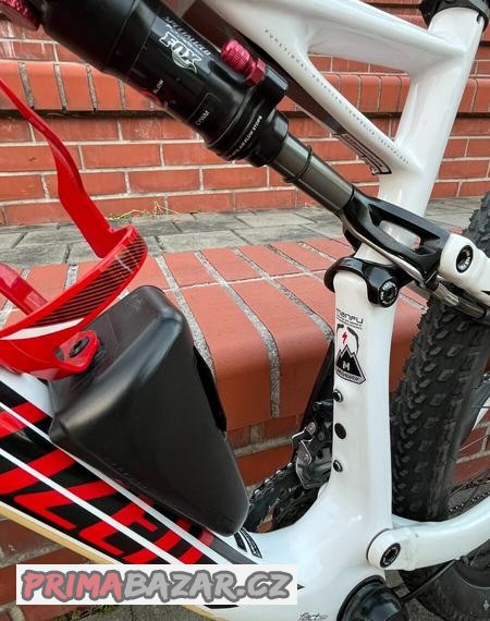 specialized-epic-fsr-comp-carbon-velmi-pekny-stav
