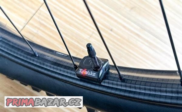 karbonove-enduro-bike-giant-reign-advanced-pro-0-m